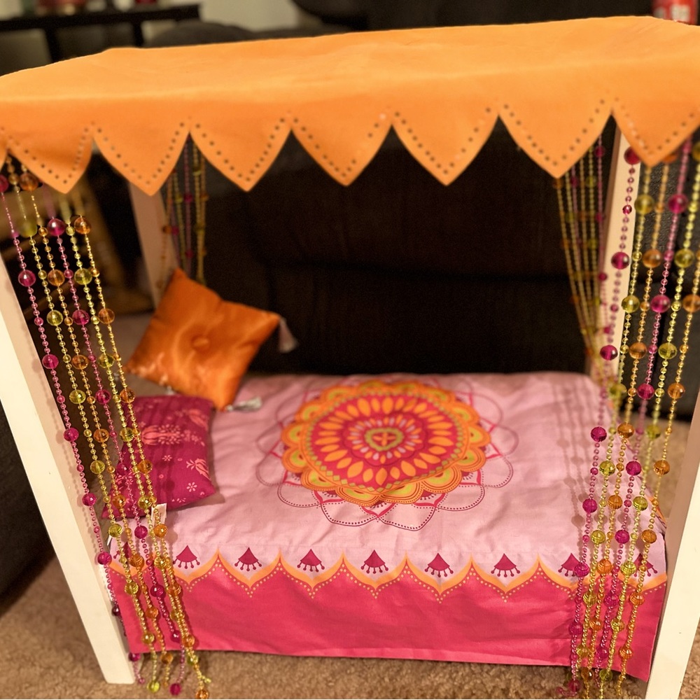 American Girl Doll Julie’s Classic Retired 70's Groovy Canopy Bed, Bedding & PJs